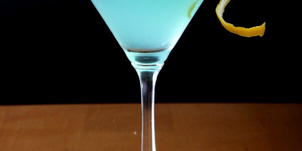 Upscale Bar Bartending Cocktail Glasses (1)