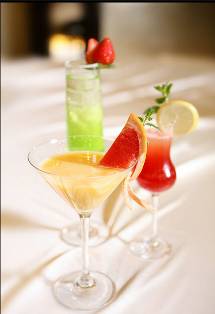 Upscale Bar Bartending Cocktail Glasses (3)